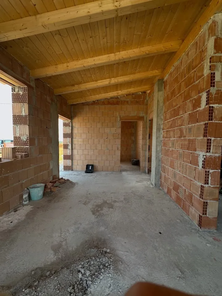 Struttura e copertura di una casa